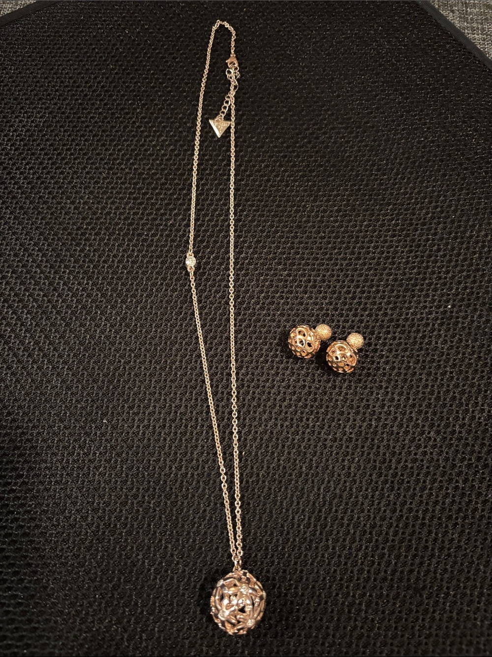 Guess Delicate Rose Gold Filigree Pendant Necklace and Rose Gold Earrings